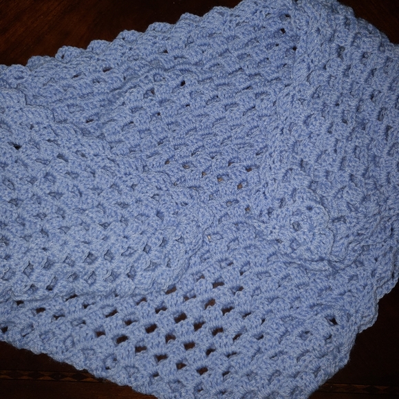 Hand crocheted shawl - Picture 2 of 4